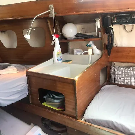 Bateau-hôtel Retour D’ulysse, Nuits étoilées, Plein Centre