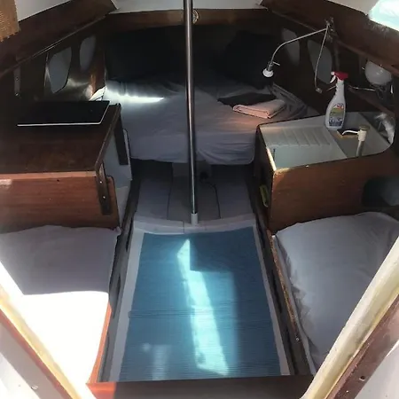 Bådhotel Retour D'ulysse, Nuits Etoilees, Plein Centre *