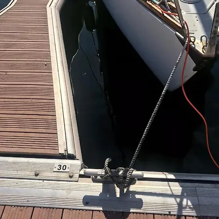 Bateau-hôtel Retour D’ulysse, Nuits étoilées, Plein Centre Le Havre